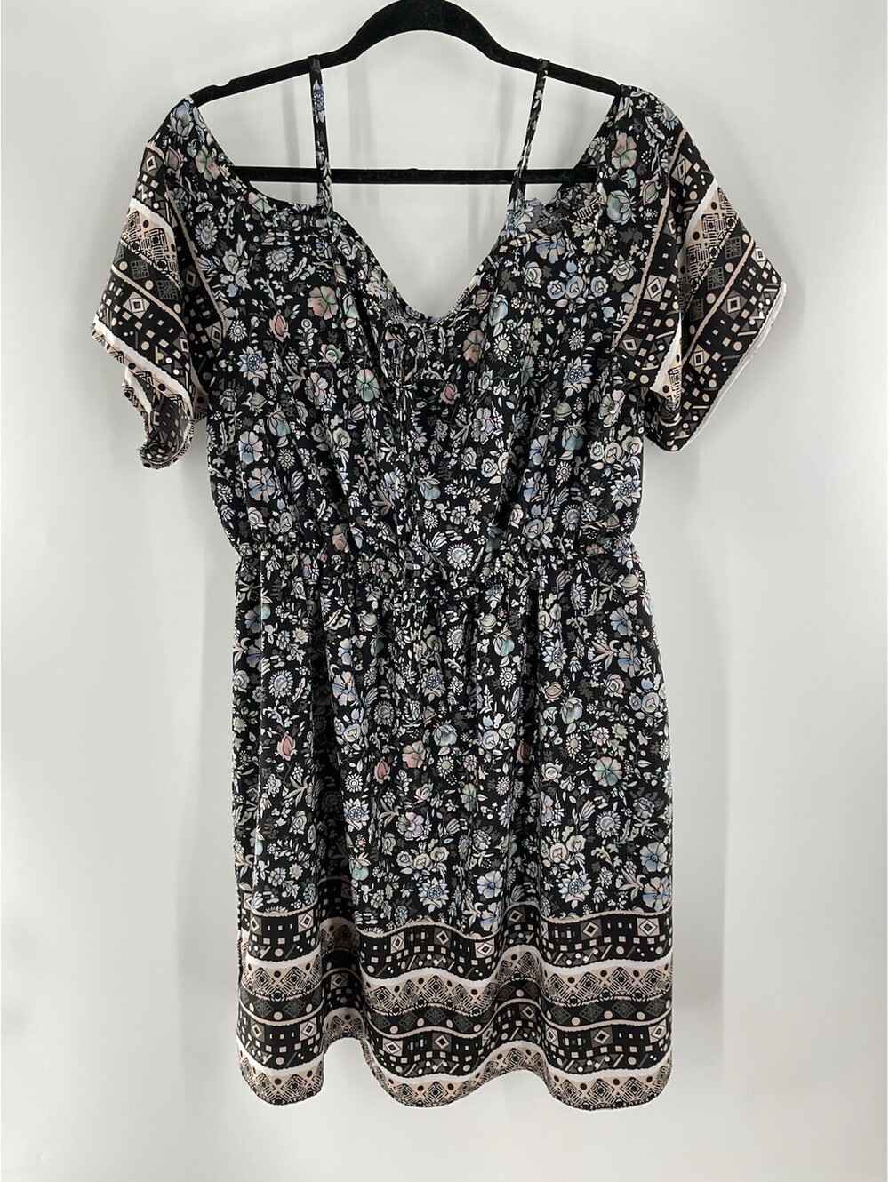 SHEIN Curve Women’s Floral Dress Knee Length 122